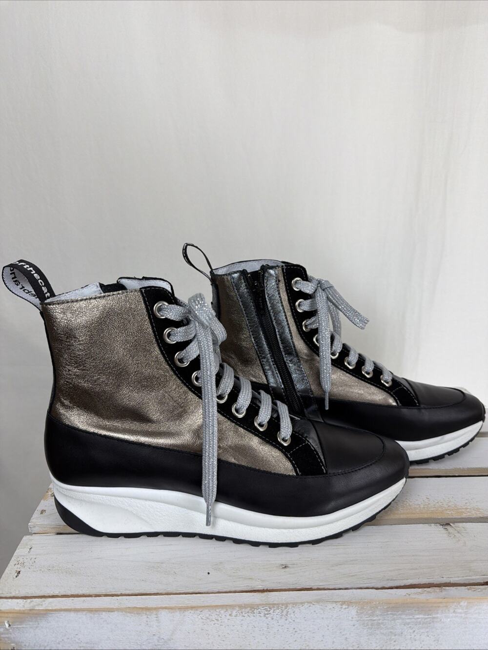 NWT Casta Vaddia Charlie Black Bronze Lace Up High Top Sneaker #1041 EU 37